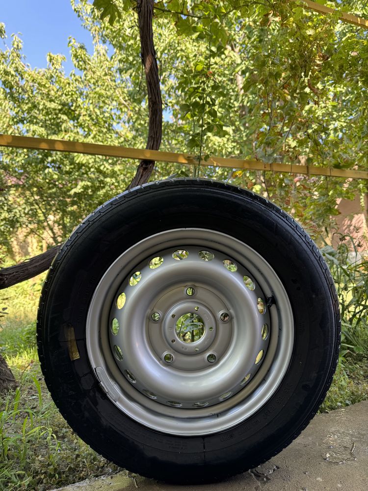 Диски R16 на Ford Transit с шинами 215/65/16C Pirelli