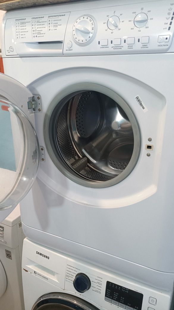 Продам стиральную машину HotPoint Ariston 5 кг