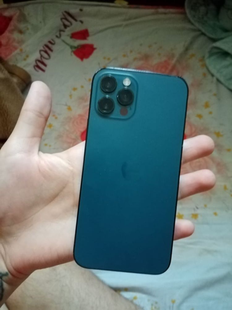 Iphone 12 pro 128 в отличном состоянии
