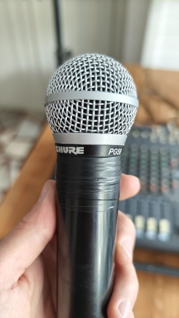 Два профессиональных радиомикрофона SHURE-BETA58A