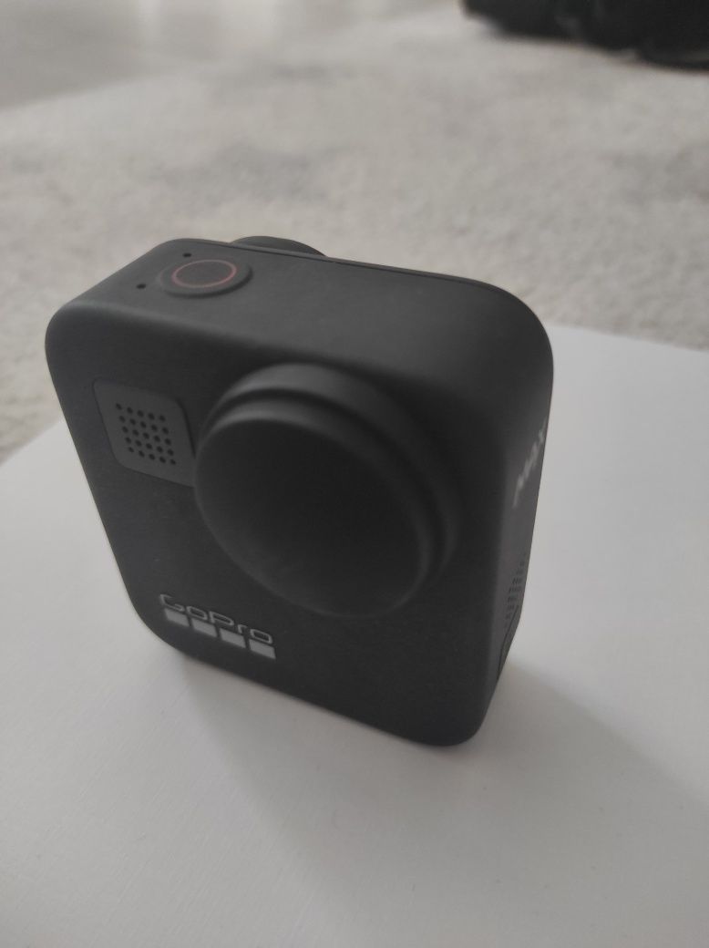 СРОЧНО!Продается экшн-камера Gopro max