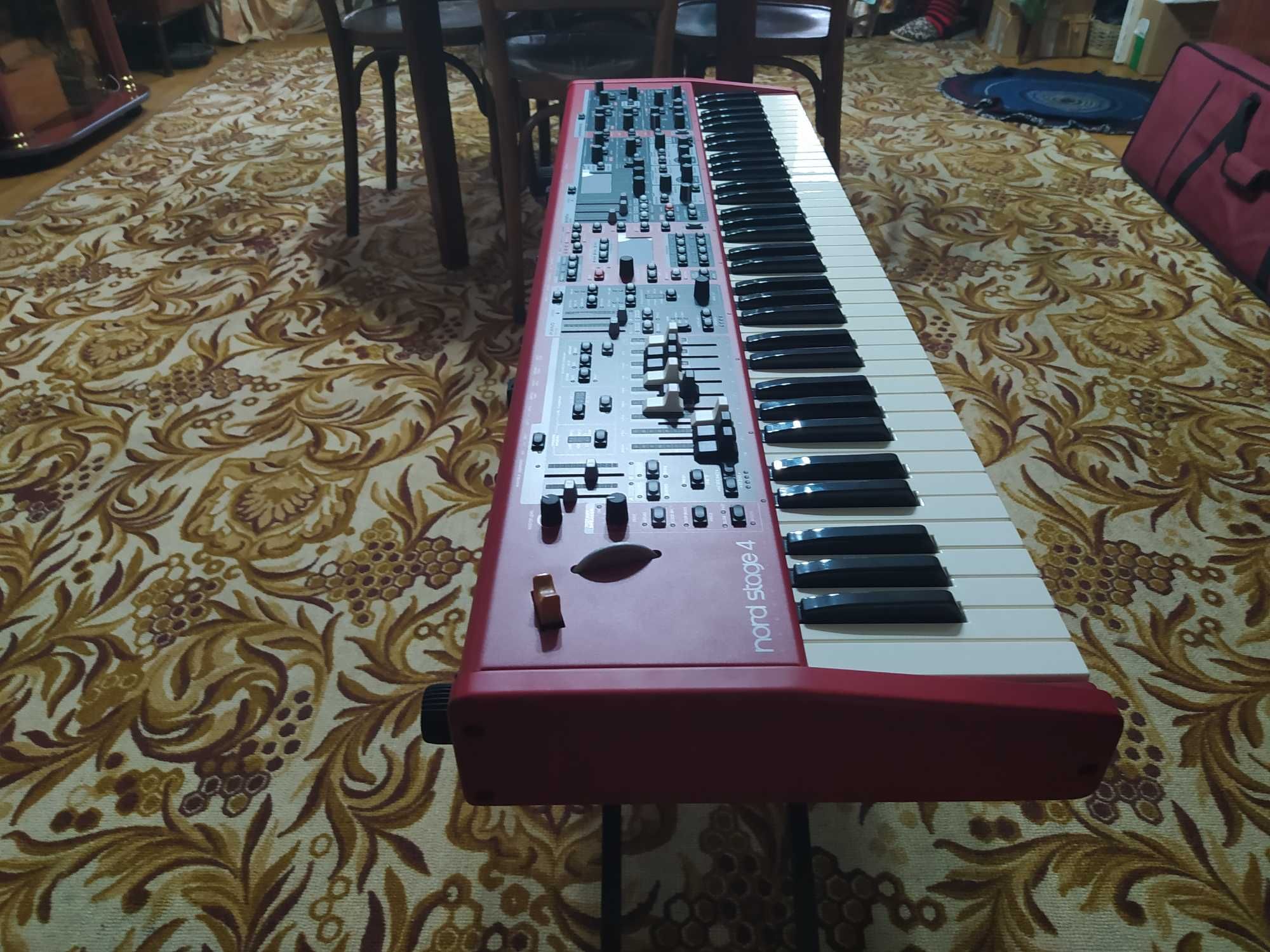 Clavia nord stage 4 compact 73