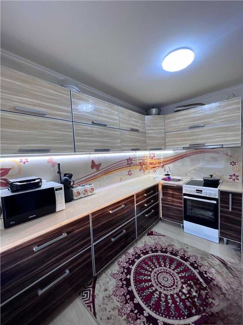 Продам 3-х УП на 8 мкр, 3/9 этаж, не угловая,