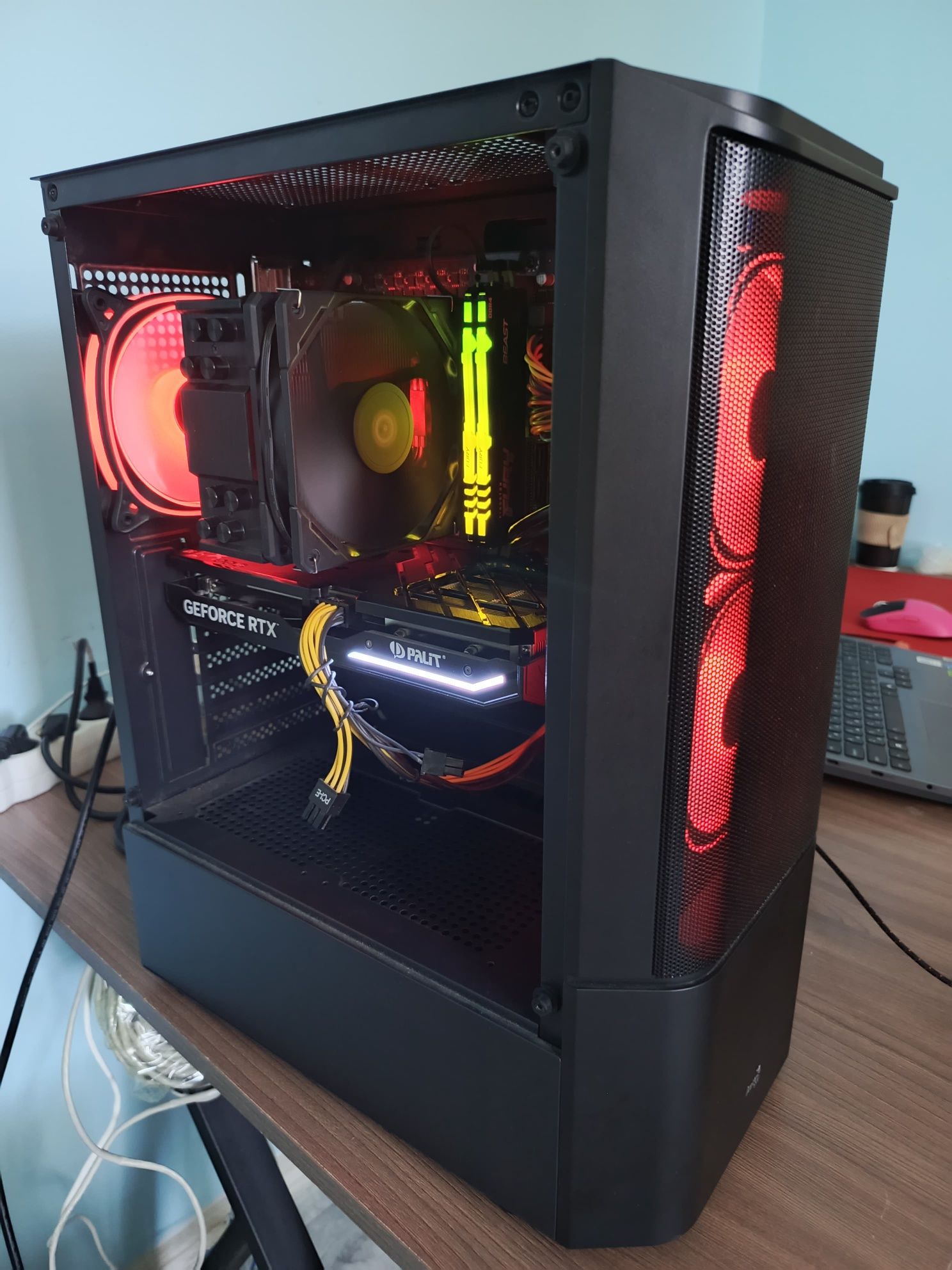 Системный блок i5 игровой
i5 12400
HyperX Fury 16гб
Gigabyte H610
Pali