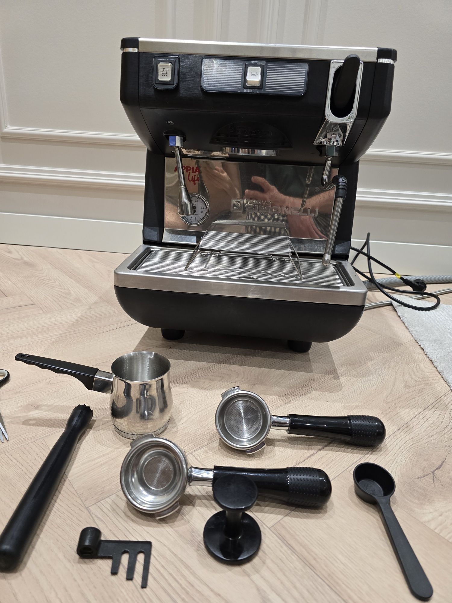 Кофемашинка Simonelli nuova