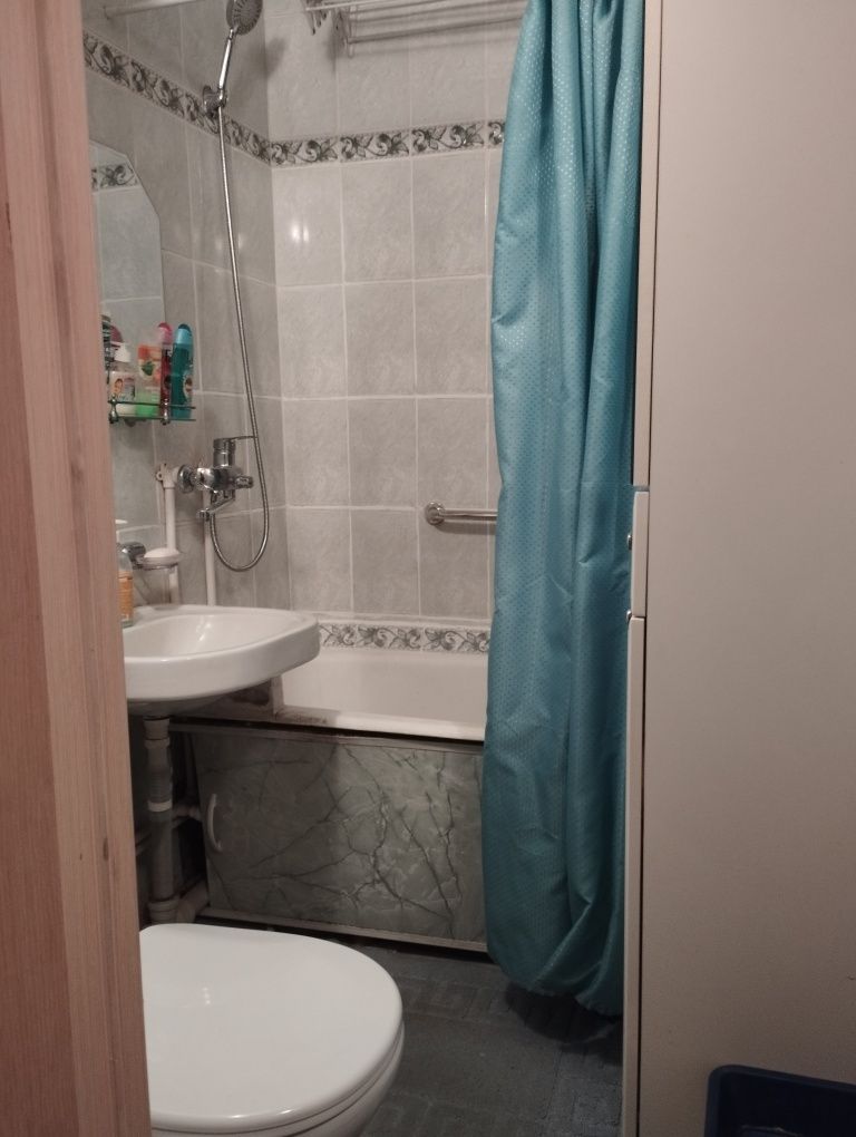 Продам квартиру 3-х комнатную в центре