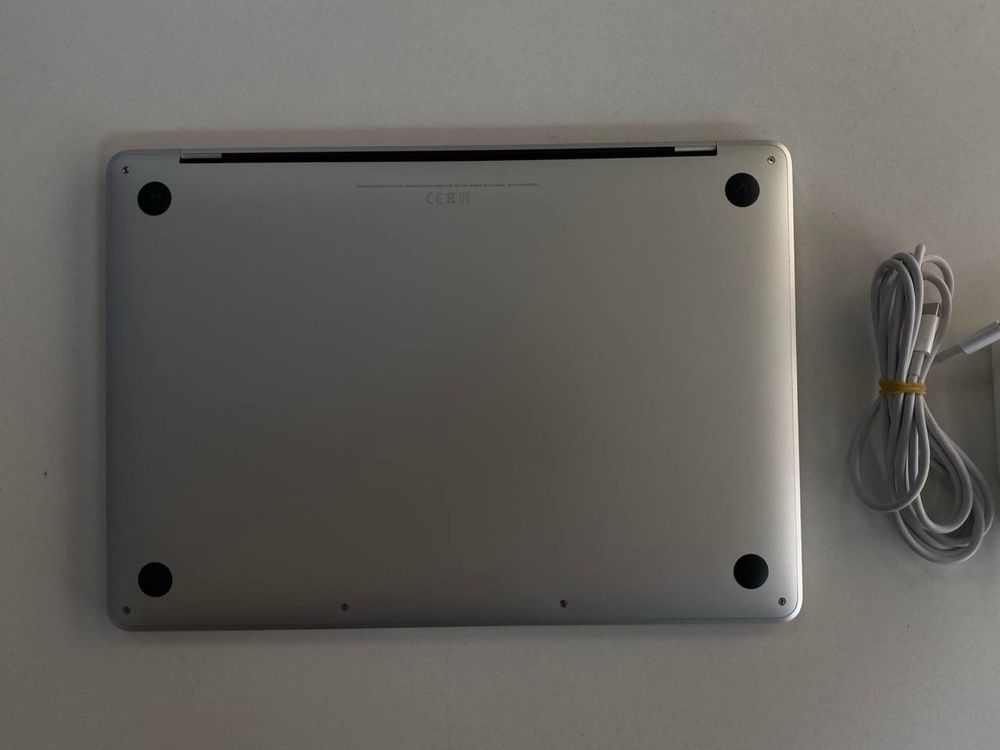 Ноутбук MacBook Pro 13 2017года Intel Core i5/8GB/SSD128/162 цикла
