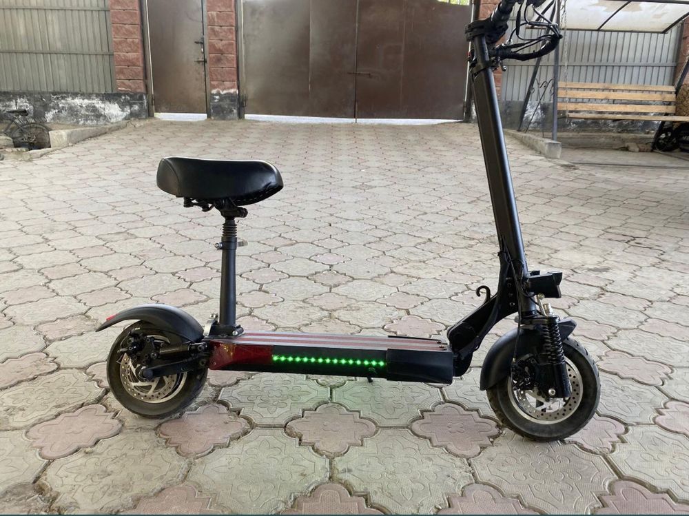 Продам электросамокат