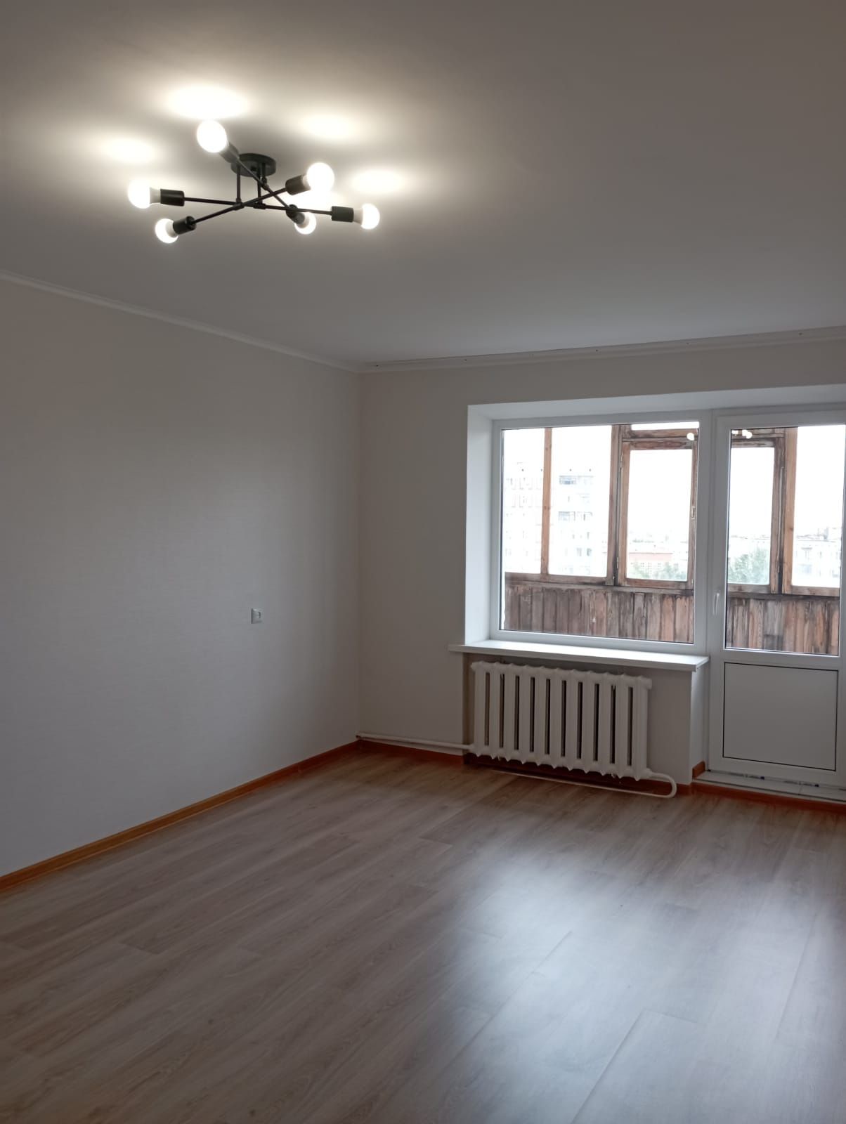 Продаётся 1 ком кв Боровской 61