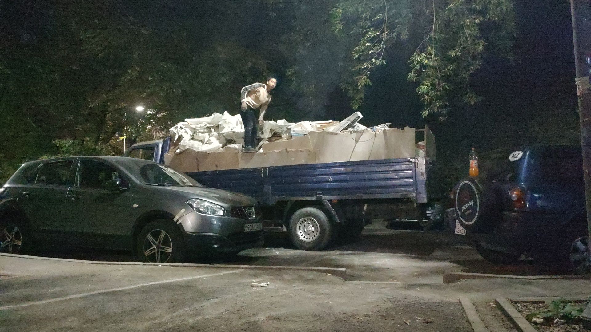 Вывоз строительных Мусора-Уборка подвала-Демонтаж Доставка БЕЗНАЛ ТБО