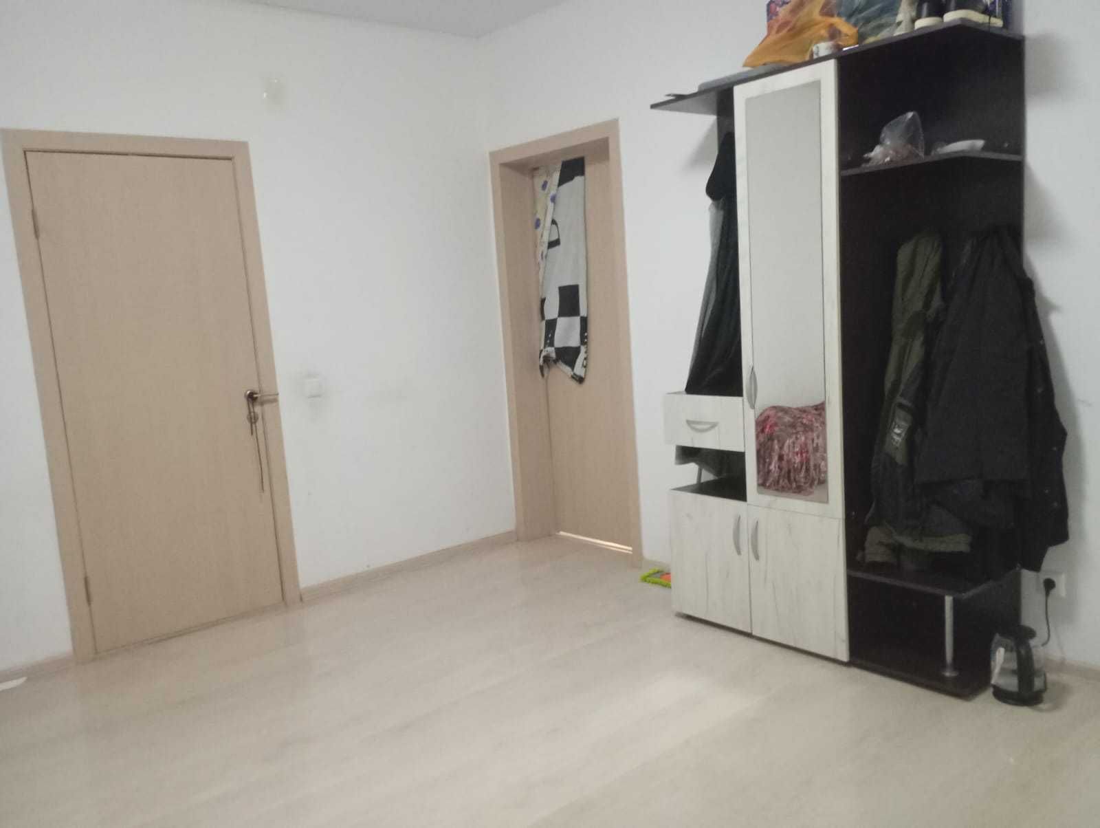Продам дом в микрорайоне Бирлик,на земле.