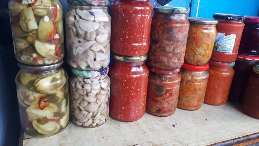 Продам соленья помидоры огурцы