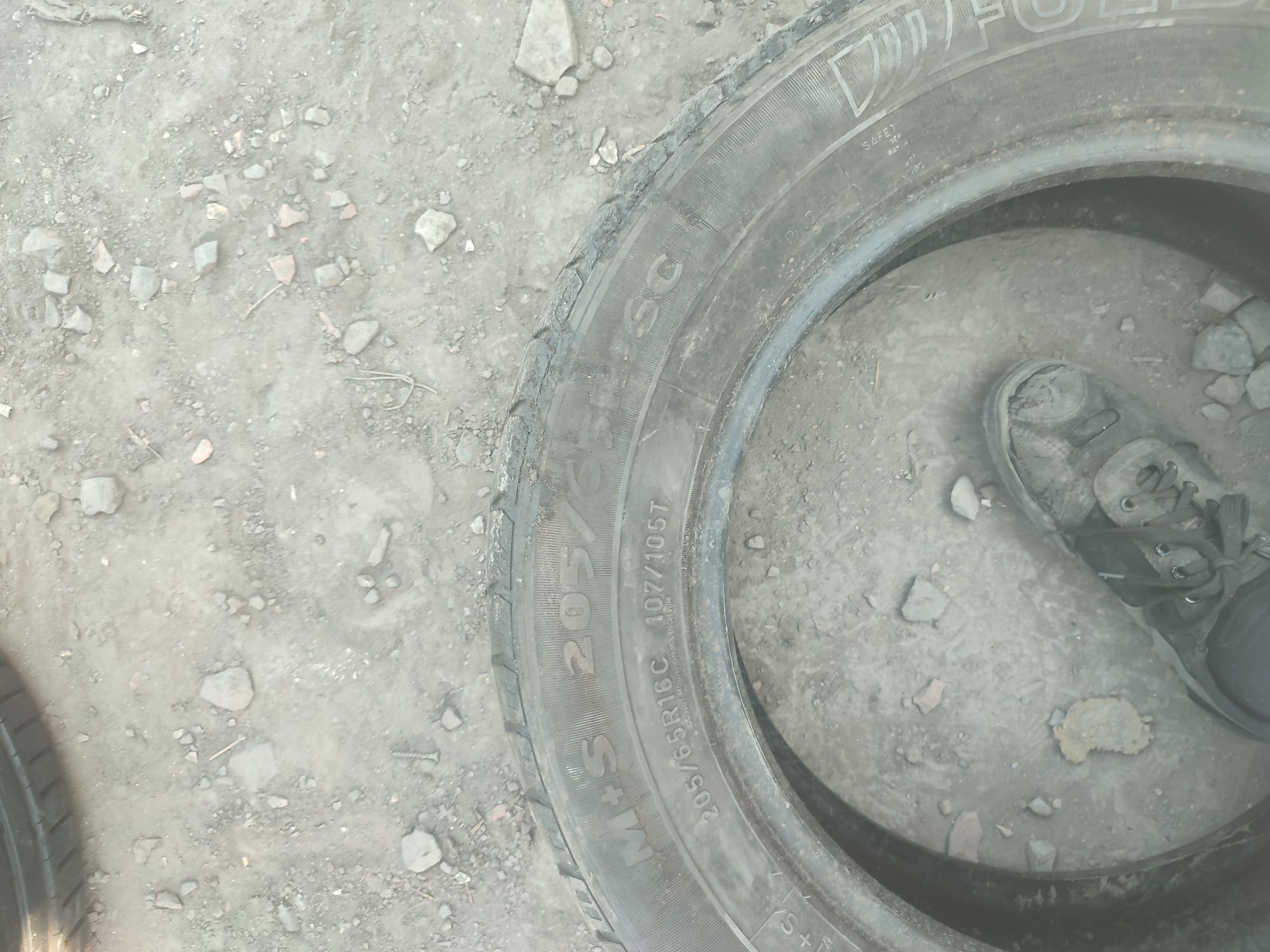 Шина безкамерка размер 205/65 R16C