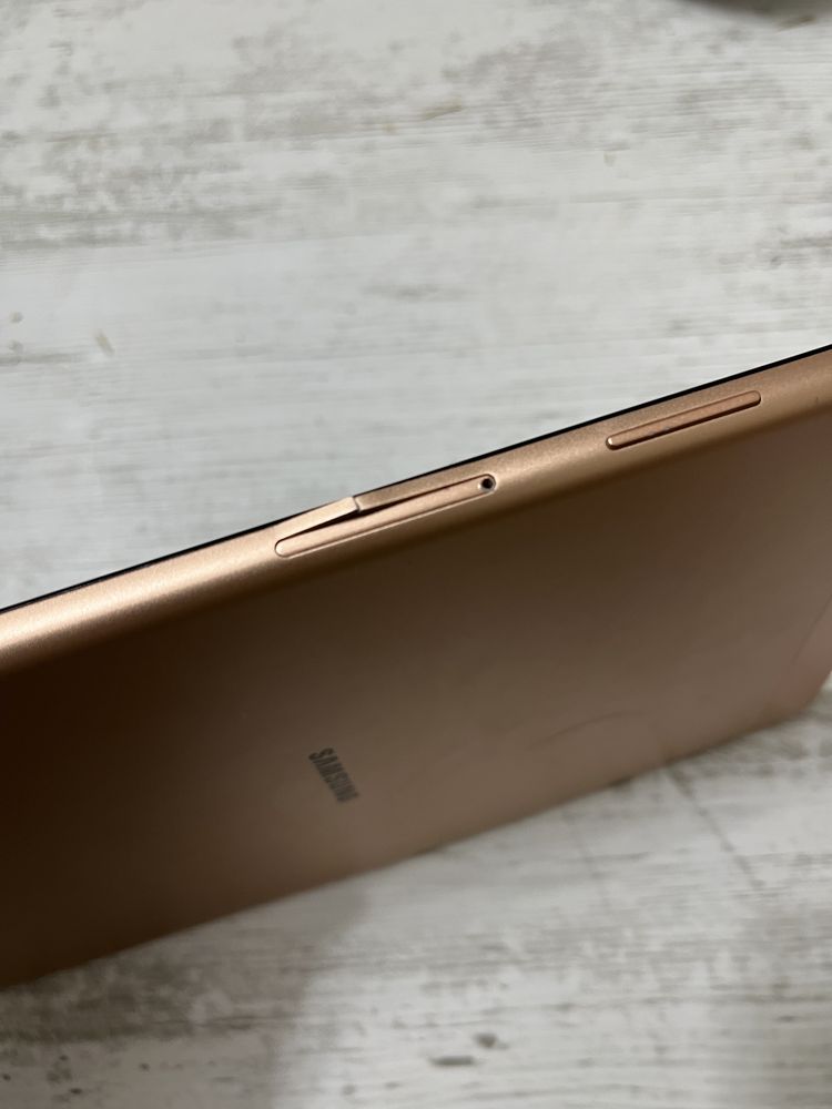 Продажа б/у планшета samsung Galaxy Tab A, на 32гб