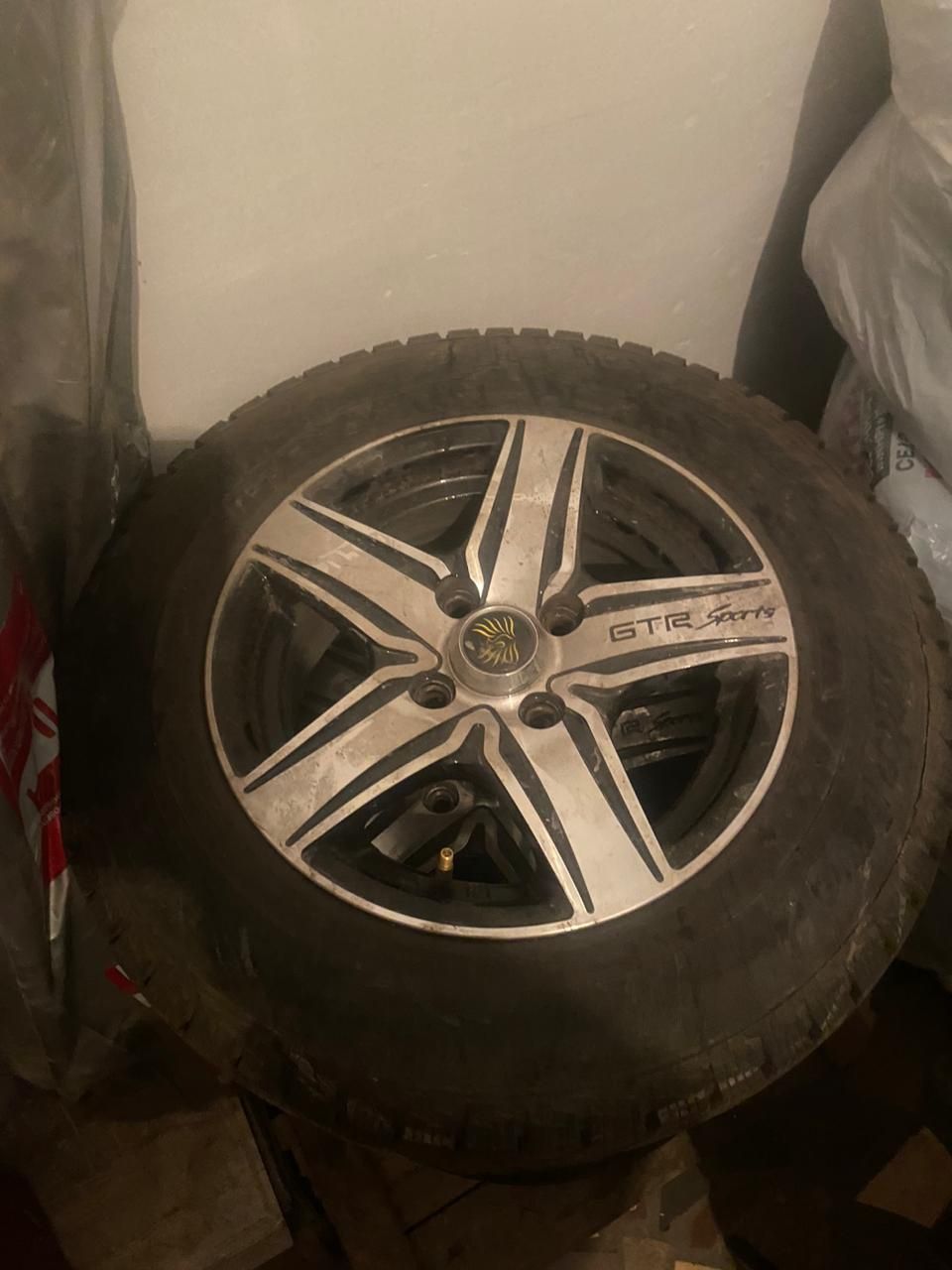 Продам диски с зимней резиной