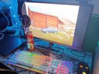 Продам ноутбук, с комплектом монитора мышка клавиатура, win 11