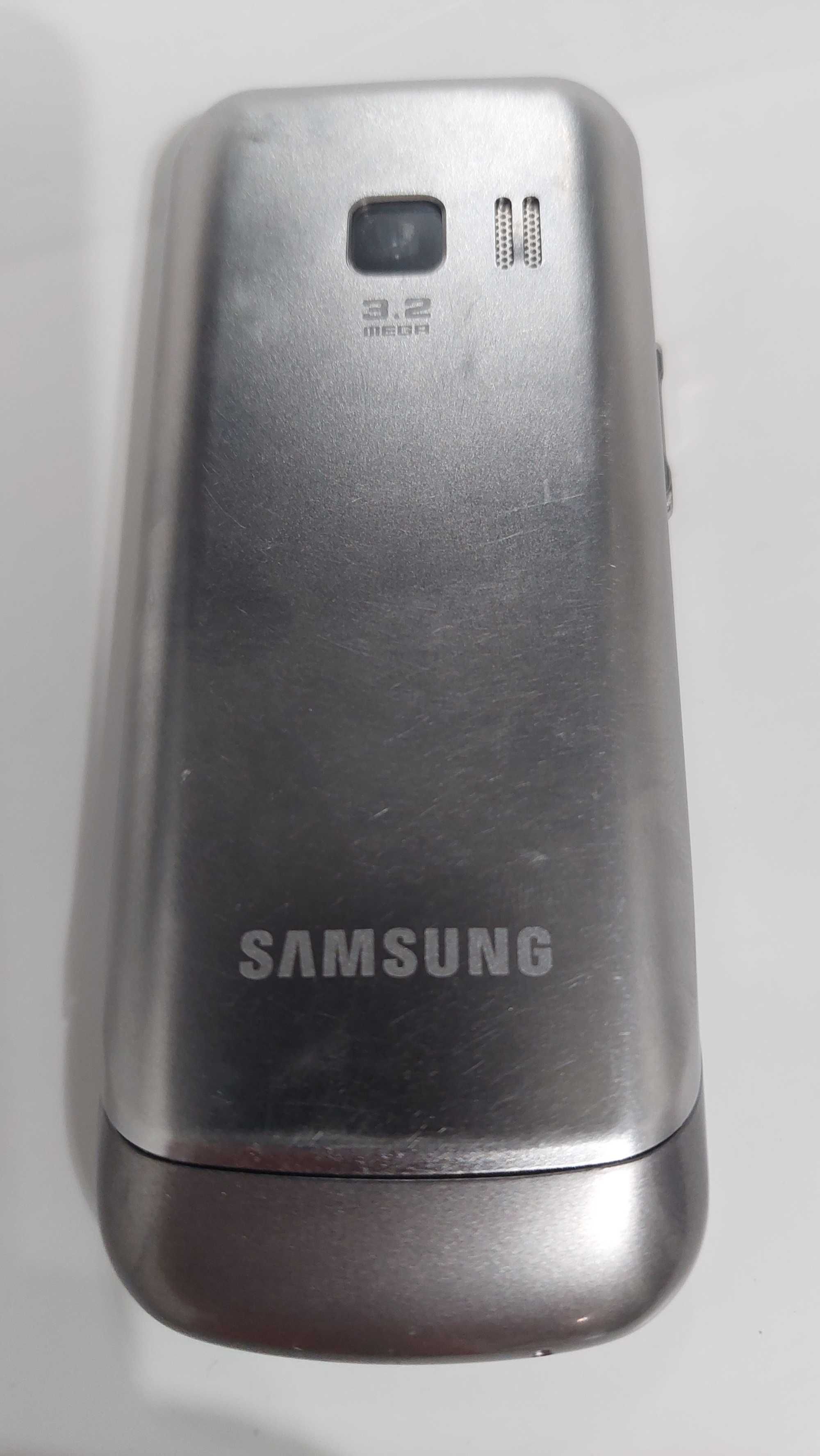 Продаю кнопочный телефон samsung
