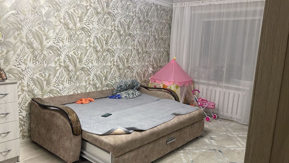 Продам 1 комнатную квартиру в районе пед.коледжа