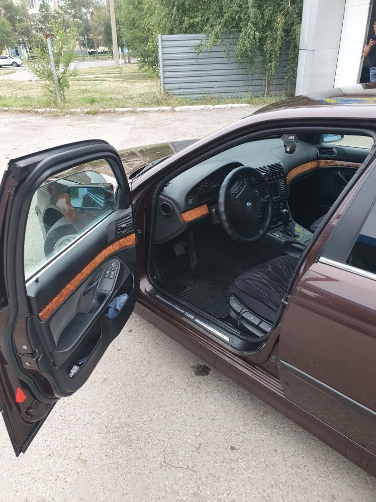 Продам бмв е39 528