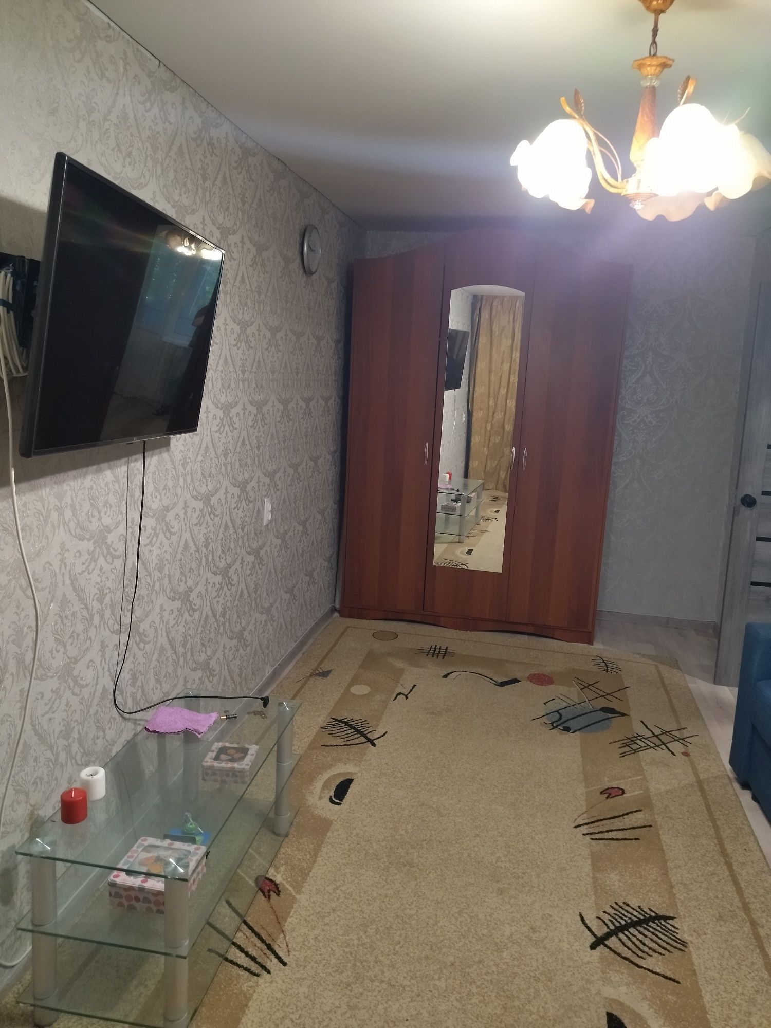 Продается 1-комнатная квартира в пятиэтажном кирпичном доме.