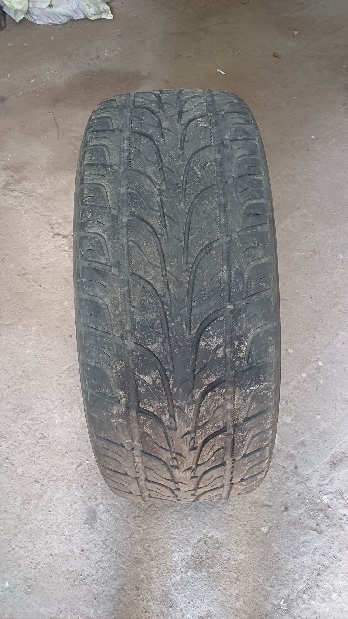 Продам резину б/у три балона на R20.275х55хR20 117V XL M+S