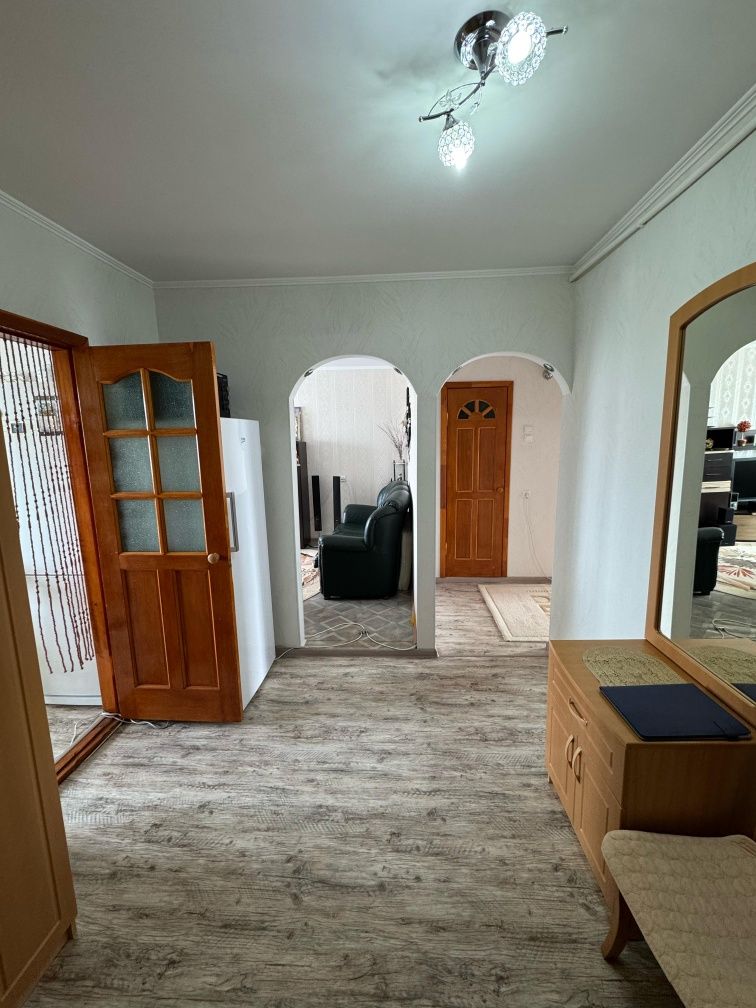 СРОЧНО продам 3-х комнатную квартиру, 8 мкрн, ТОРГ ИМЕЕТСЯ.