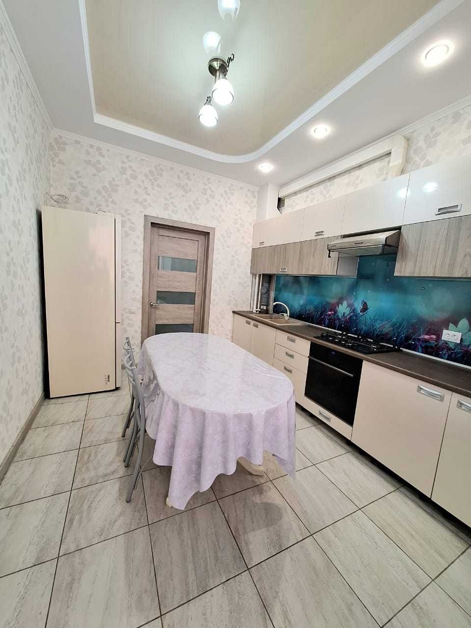 Продаётся 3 комн. квартира, район памятника Маншук Маметовой