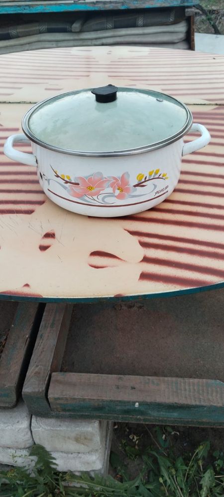 Продам кострюлей