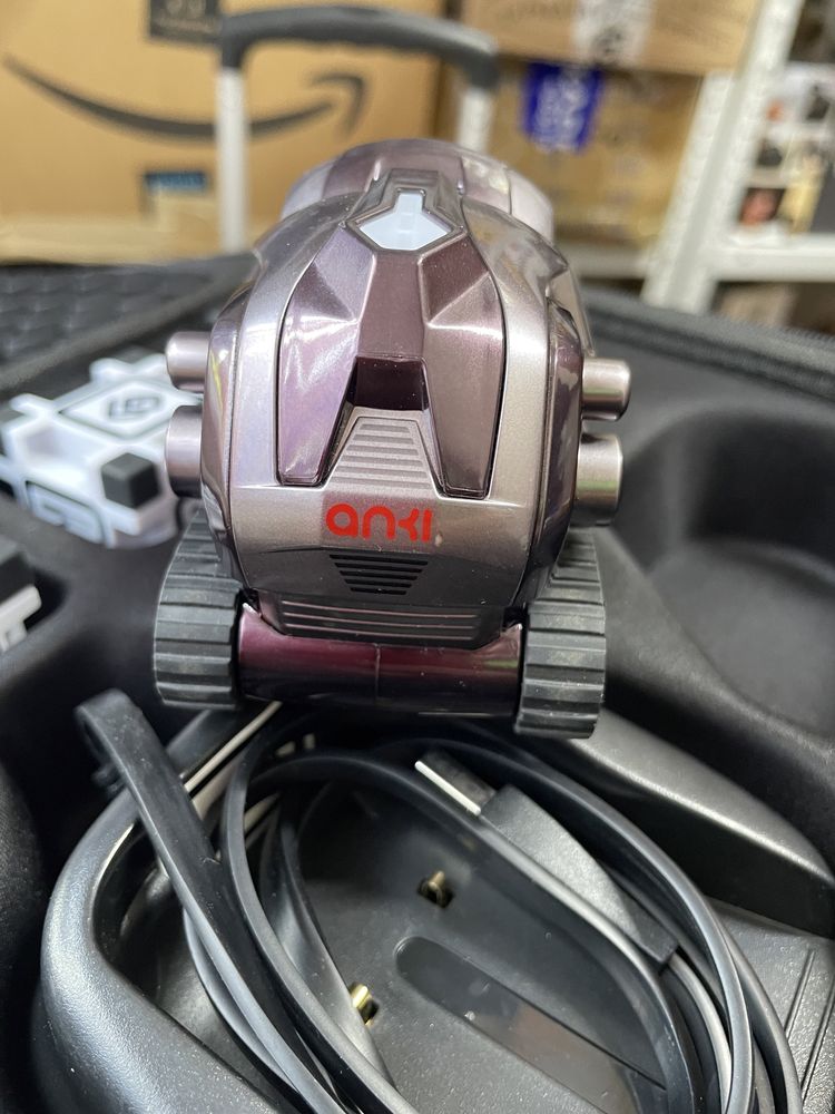Anki Cozmo Collector’s Edition в отличном состоянии + чемоданчик