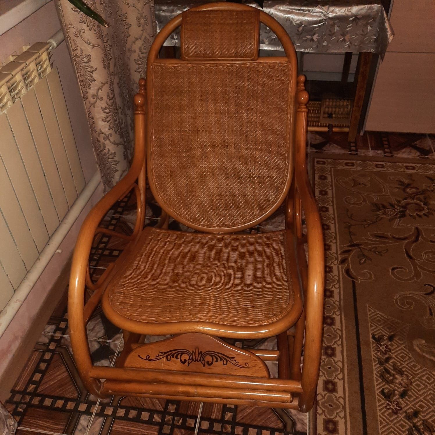 Продам кресло качалку