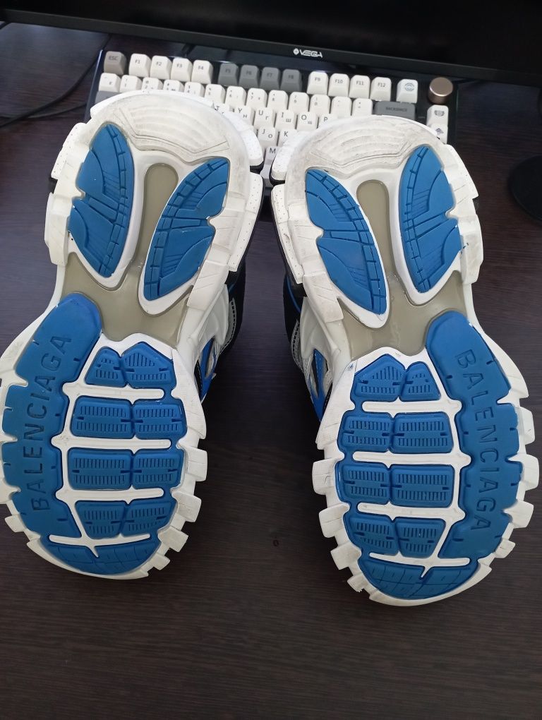 Balenciaga track 2