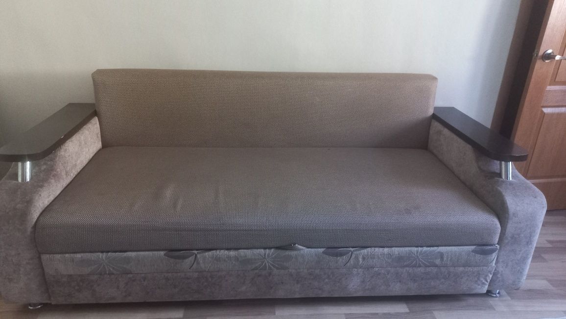 Продам диван в хорошем состоянии