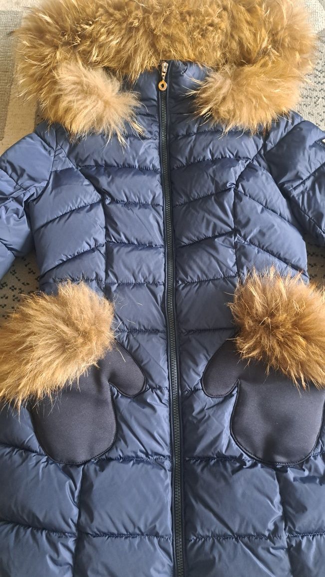 Продам курточку для девочки