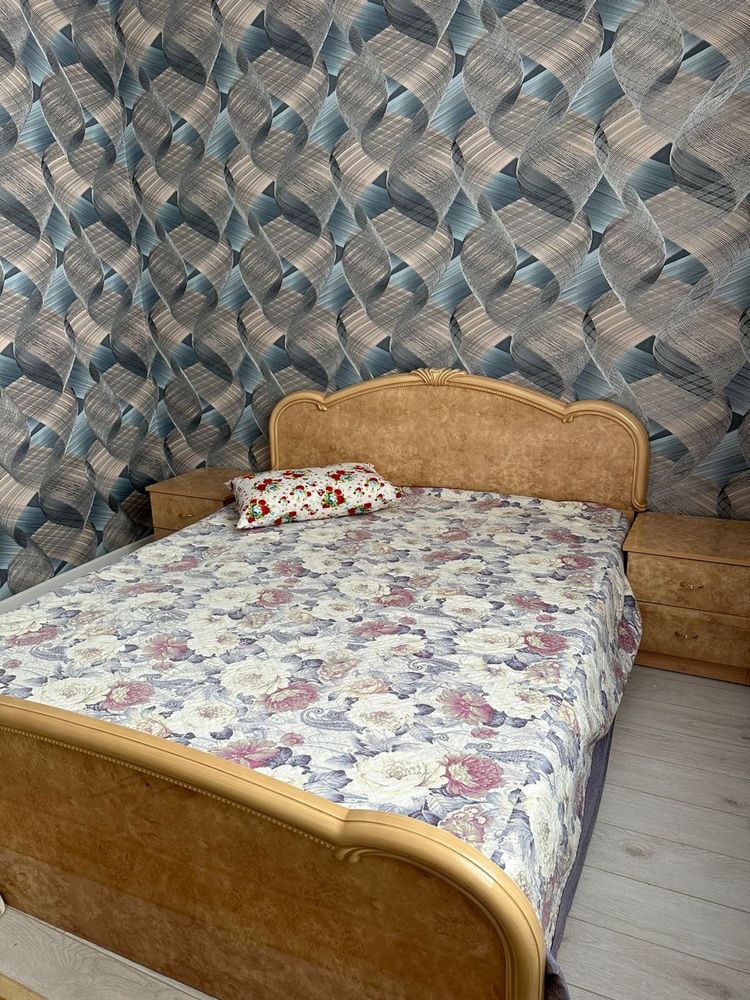 Продам спальный гарнитур б/у