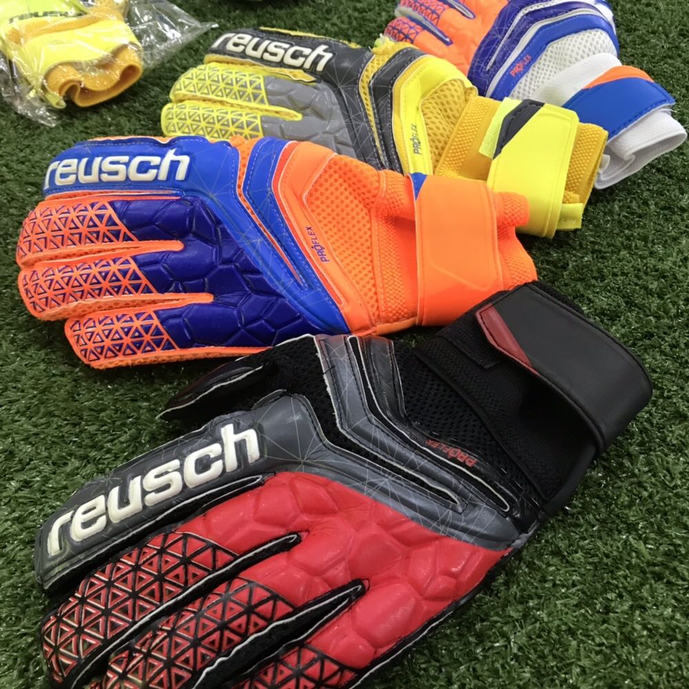 Подростковые/детские вратарские перчатки Reusch 5,6,7 размер в Алматы