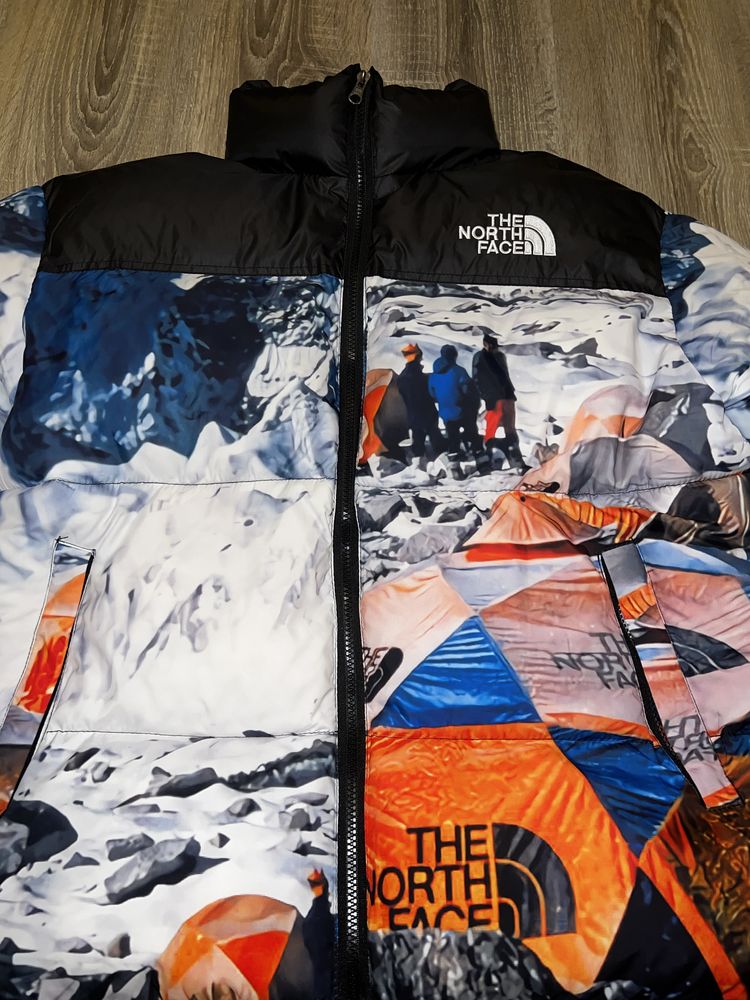 Срочно продам - Куртка TNF новая.