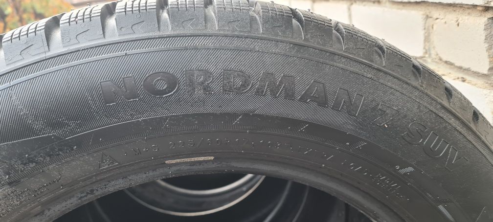 Продам шыны зима Nikian Nordman 7