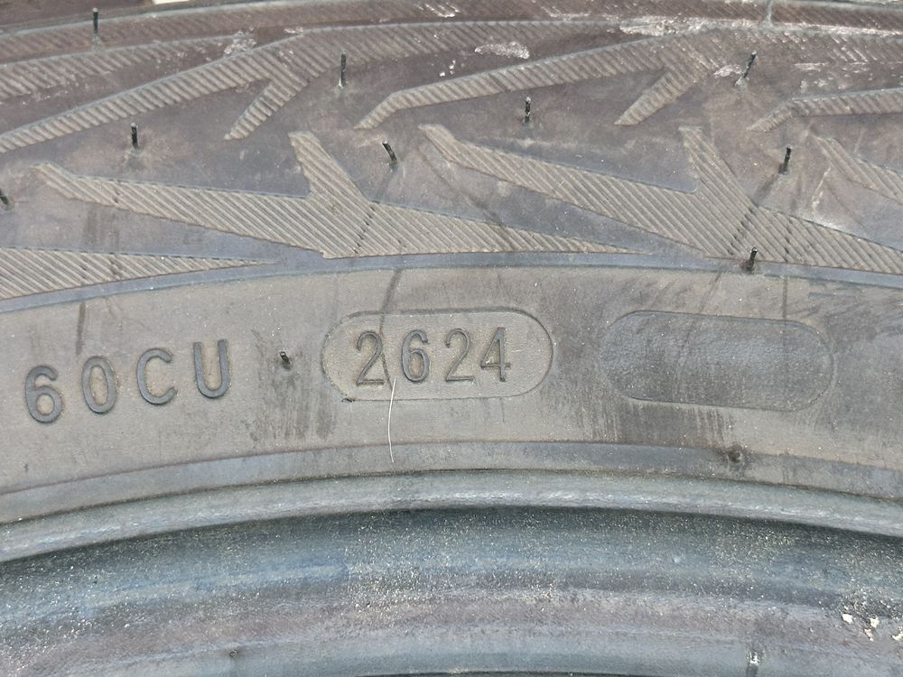 Зимняя резина 215/50 17 Nokian