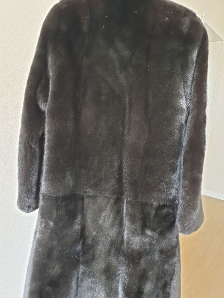Продам шубу норковую