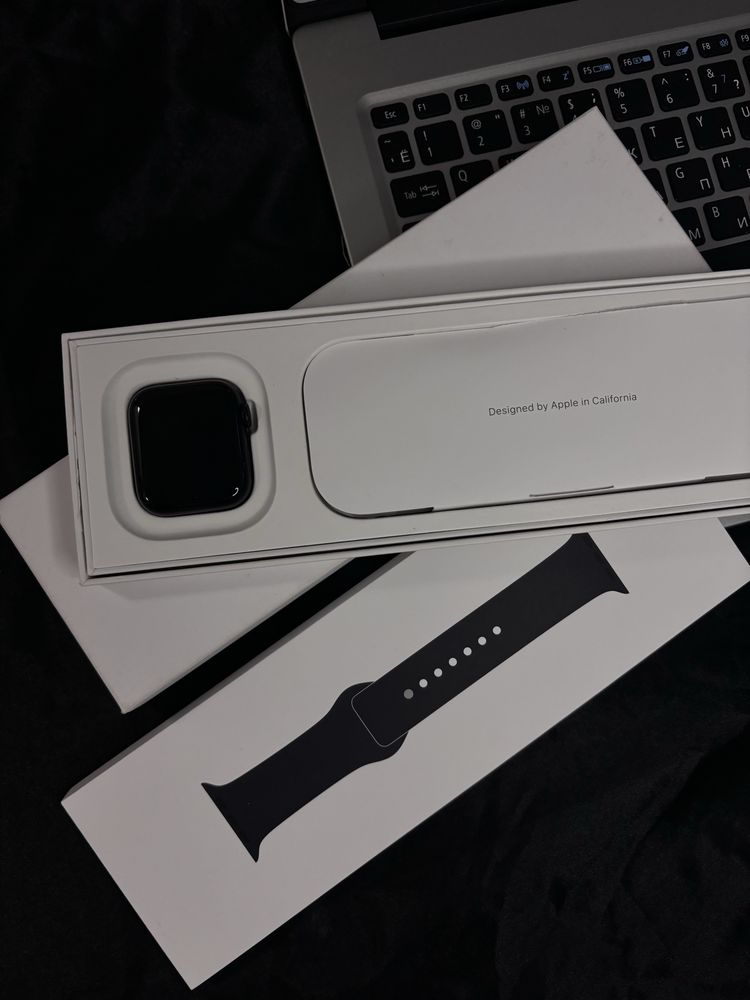 Apple Watch Se 2nd Gen 40mm/100%/Рассрочка 0-0-24/Red/Актив Ломбард