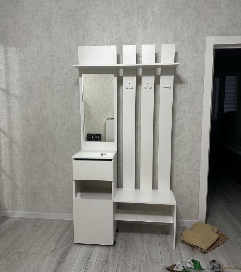 Продам прихожую 28000