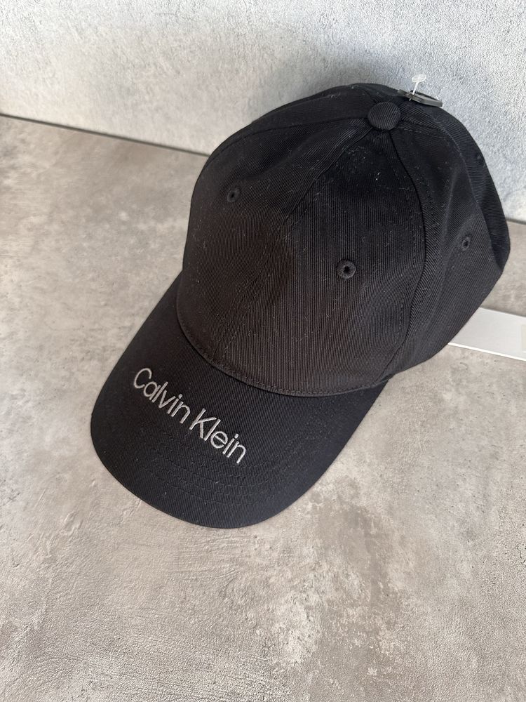 Классные бейсболки Calvin Klein (оригинал с офиц.сайта)