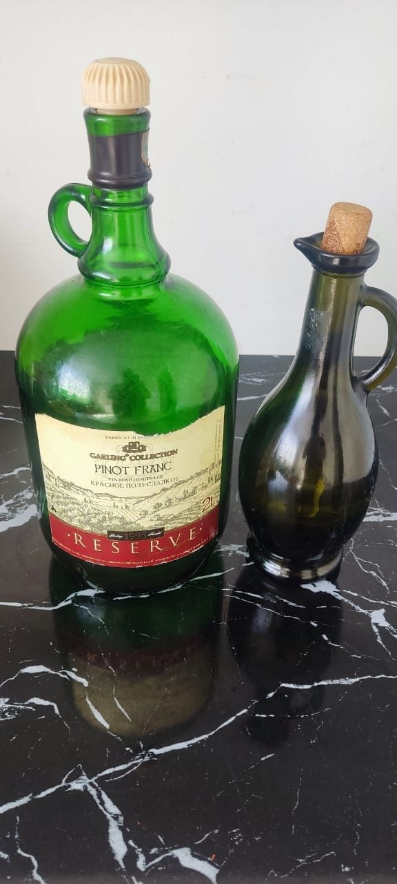 Продам бутылку для вина объем 2 литра