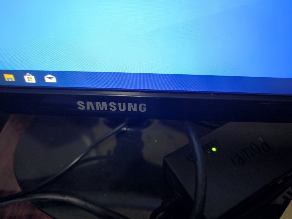 Продам монитор Samsung 20" S20B300N [LED, 1600x900, 1000:1, 5мс
