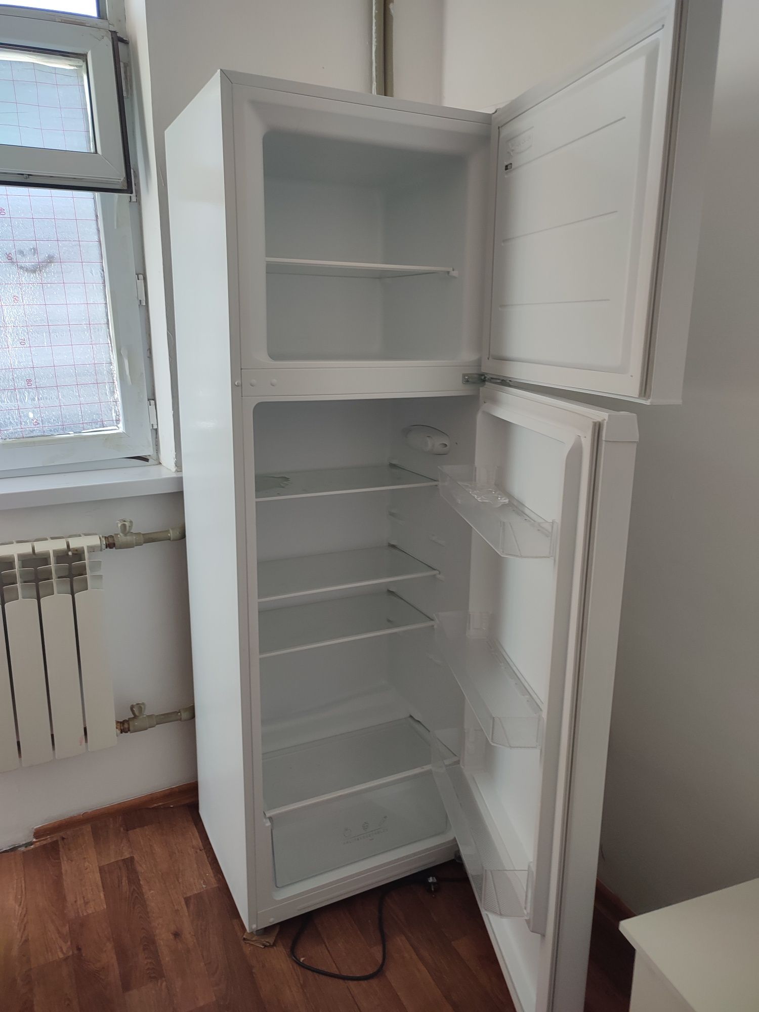 Продаю холодильник