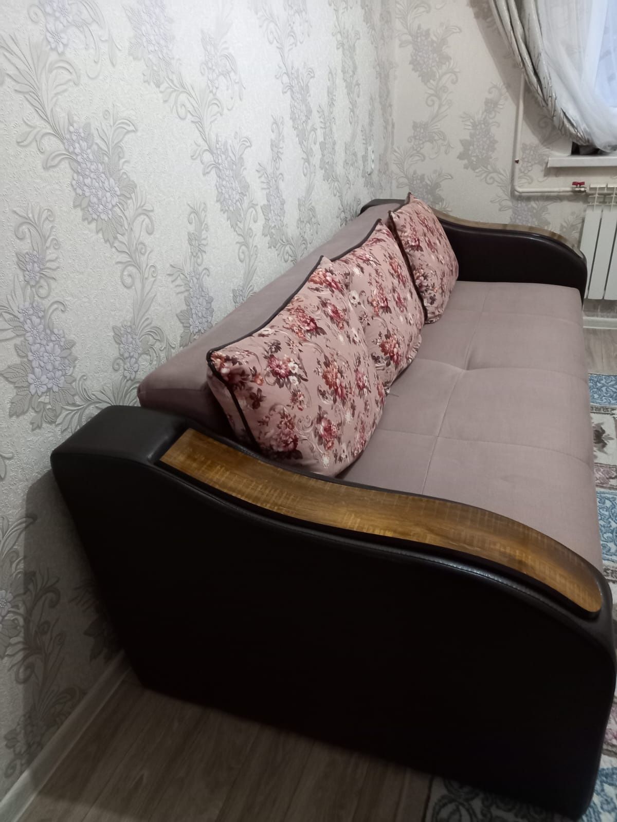 Диван отлично выглядит, качество хорошее 2019года
