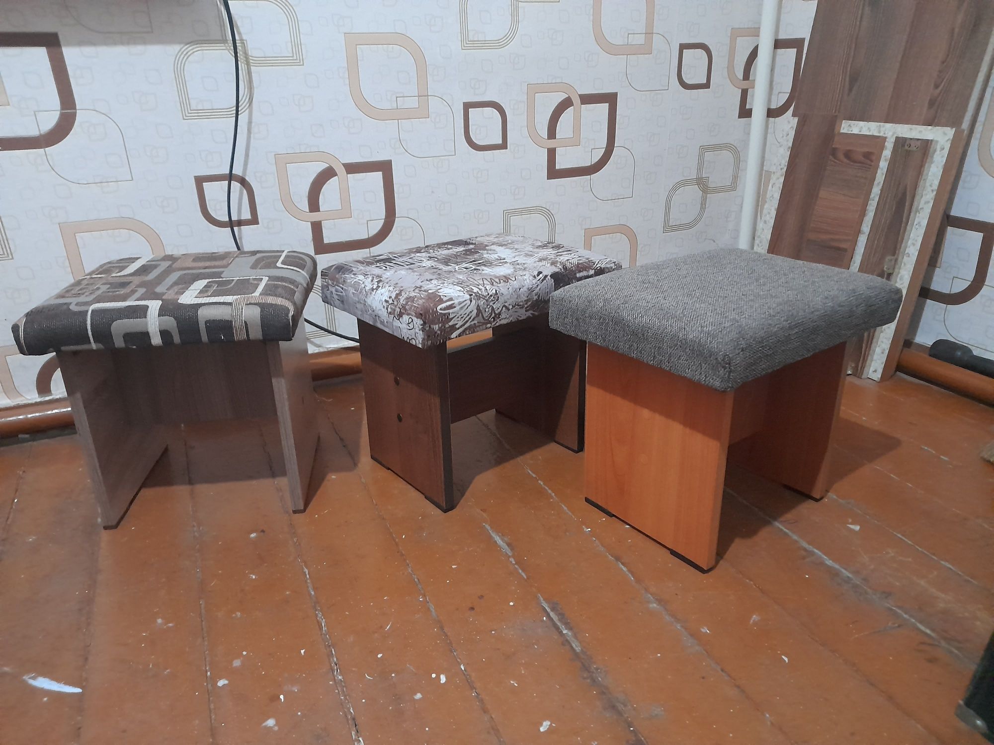 Продам новые пуфики