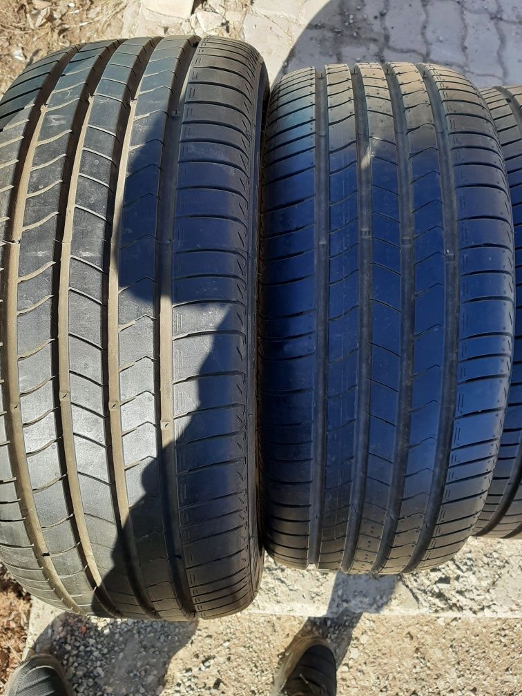 Продам шины 235/45/18 кумхо экстра HS51