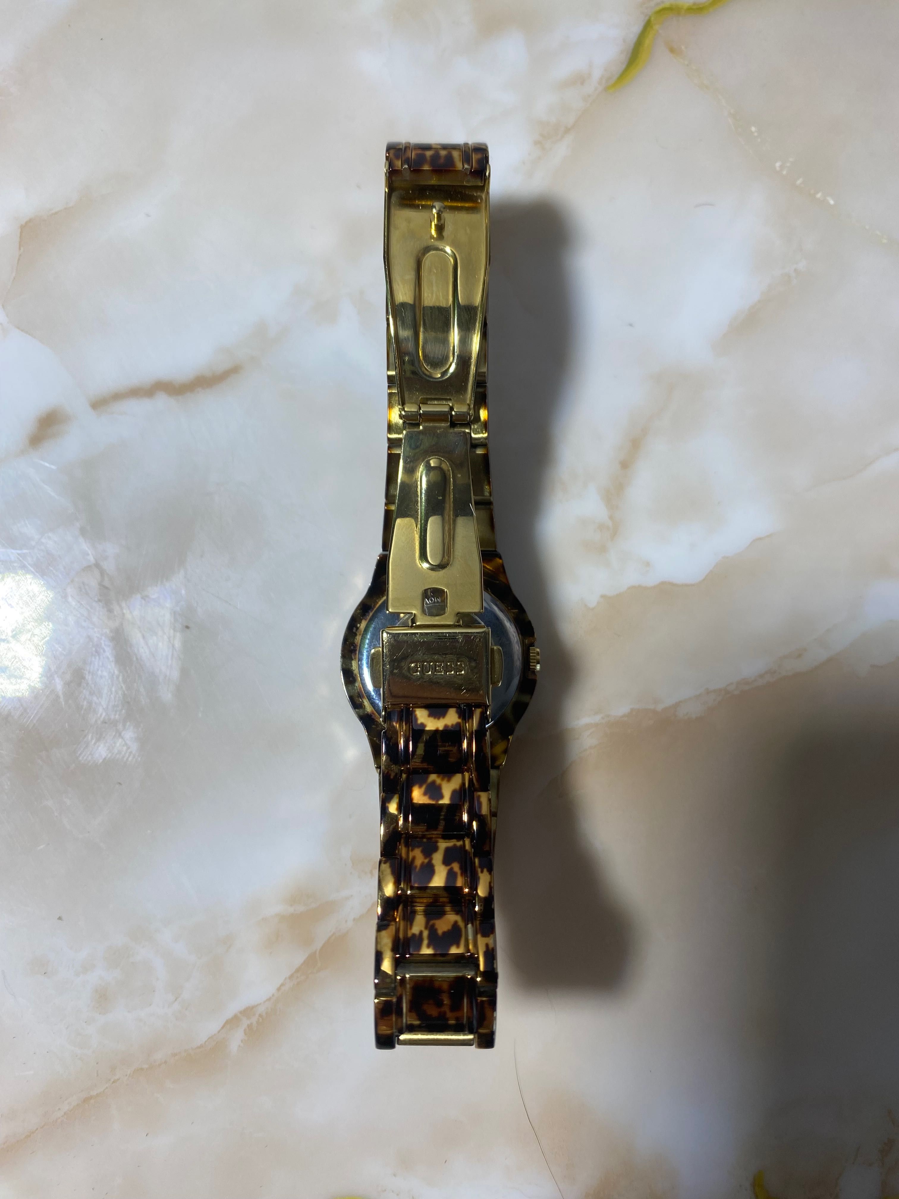 Женские кварцевые часы Guess W0084L1