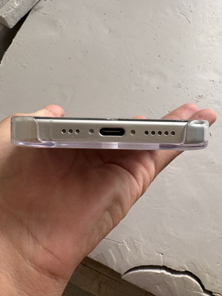 Айфон 16 256Gb.